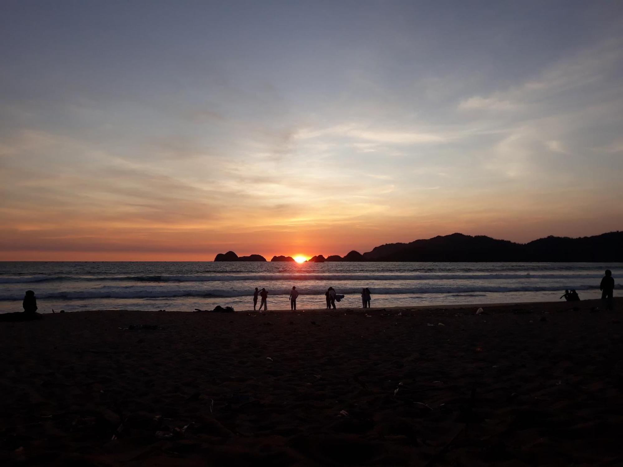 Apartament Big Daddy'S Surfcamp Pasanggaran Zewnętrze zdjęcie